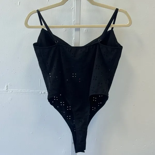 NWT Edikted Blogger Favorite Black Eyelet Underwire Bodysuit Large‎ Stretch - Image 2