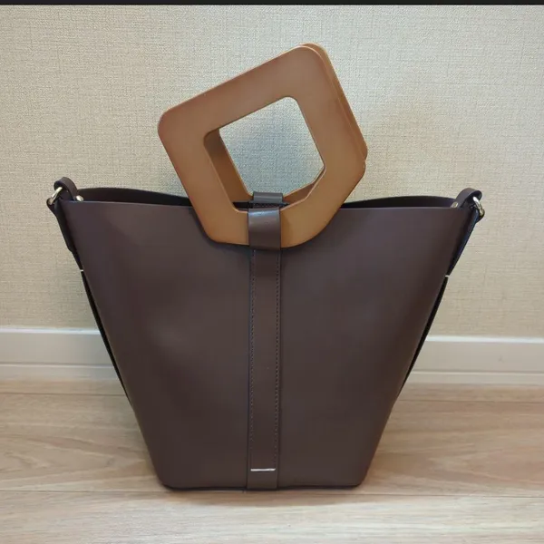Zara rigid shopper bag square wooden handle spring boho designer resort casual - Image 2