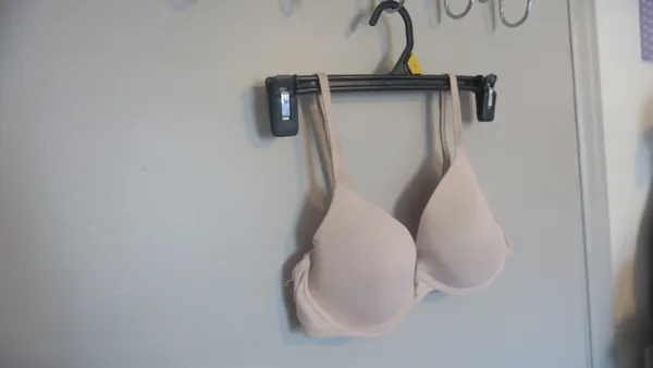 PINK Victoria's Secret wear everywhere t-shirt lightly lined bra in tan and pink size 34C. - Image 3
