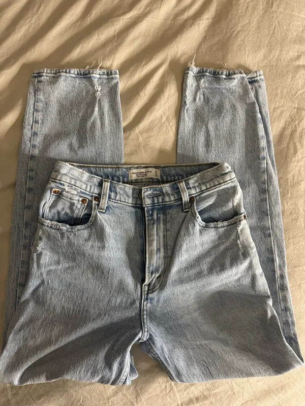 Abercrombie Jeans - Image 2