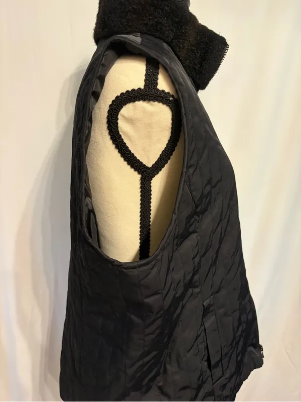 Liz Claiborne Women’s Black Quilted Zip-Up Vest with Faux Fur Collar Size L - Image 3