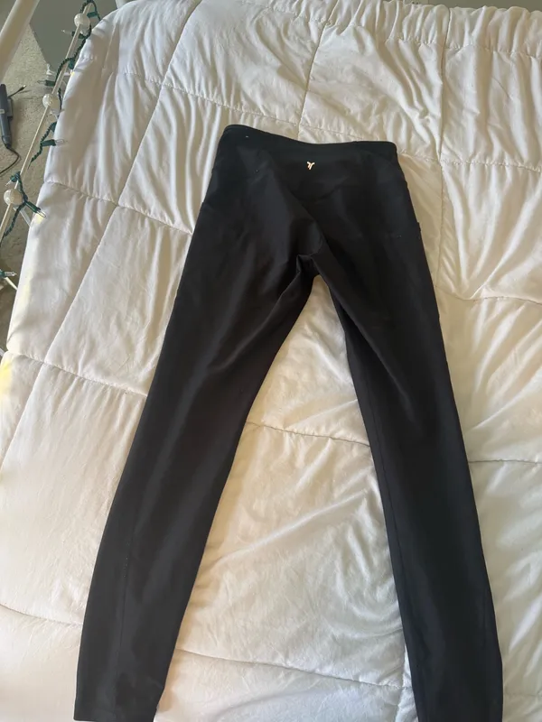 Old Navy Active Leggings - Image 2