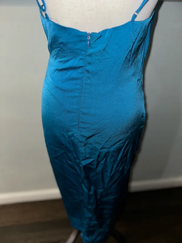 Blue Lulus Dress - Image 5