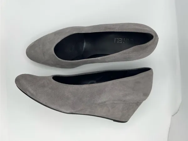 Vaneli suede wedge slip on gray pumps women’s Size 8 1/2M - Image 10