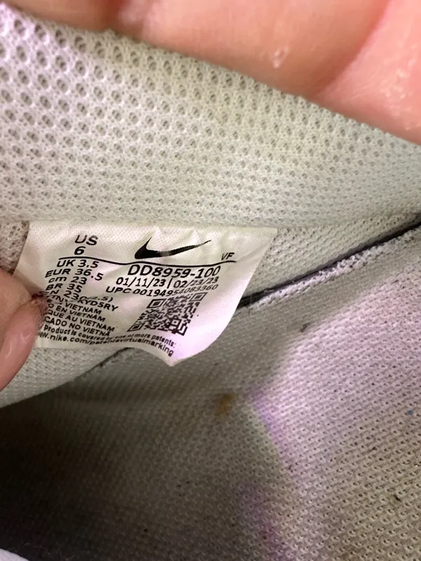 Nike White Low-Top Leather Sneakers - Image 9