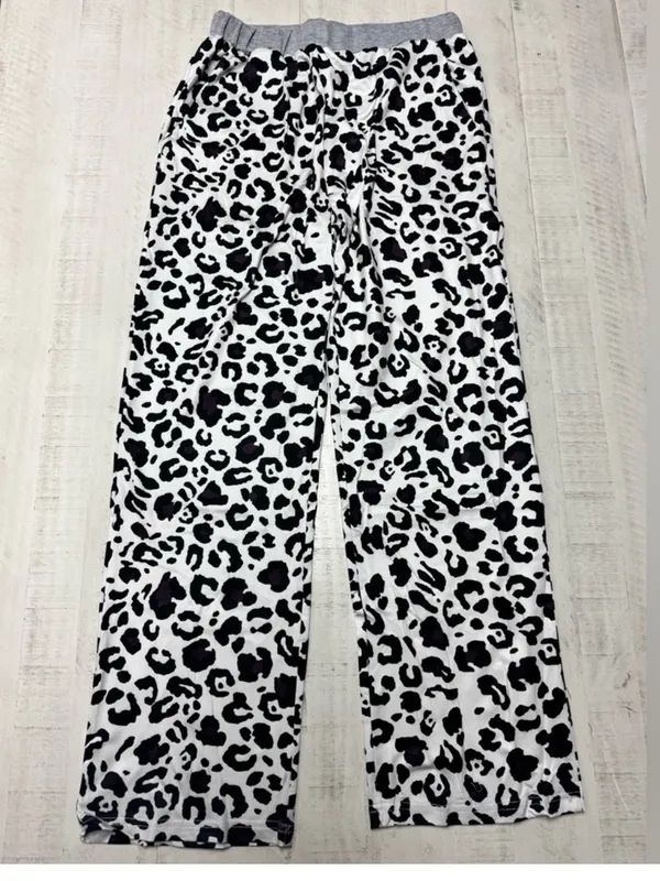 Leopard Print Women's Pajama Set - Image 6