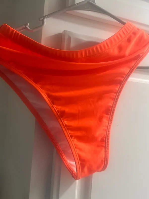 Two Piece Bathing Suit Orange Size M - Image 2
