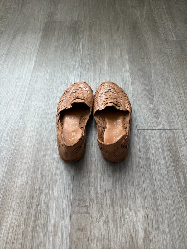 Authentic Mexican Leather Huaraches, Size 5 Tan - Image 6