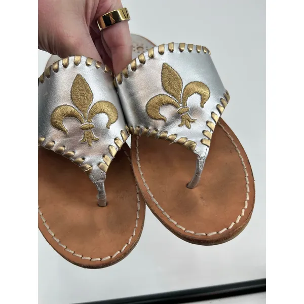 Jack Rogers mixed metallic gold silver fleur de lis flip flop thong sandals sz 6 - Image 6