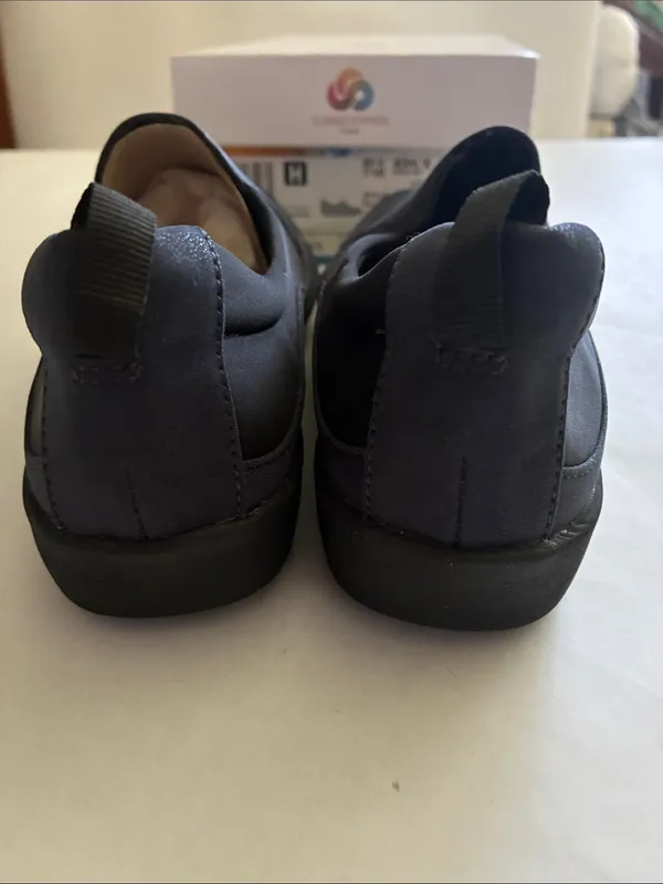 Clarks Cloudsteppers Women's Dark Navy Slip-On Loafers - Image 4