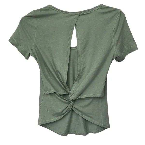 Lululemon Find Your Twist Short Sleeve Shirt Women Size 8 Open Green‎ Lycra - Image 4