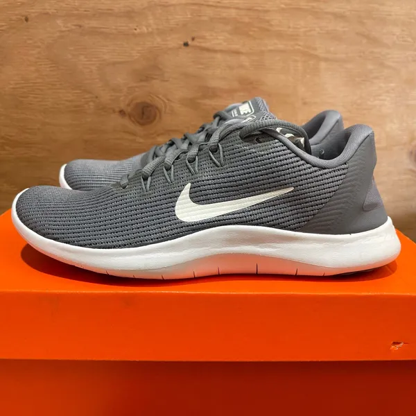 Nike Flex 2018 RN Women size 7.5 - Image 4