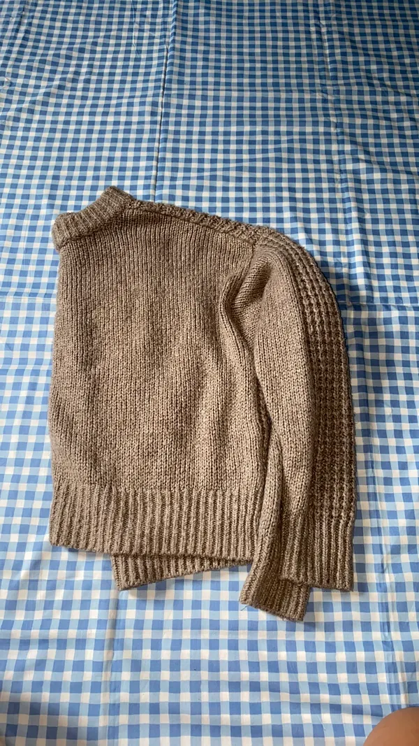 Abercrombie & Fitch Sweater - Image 9