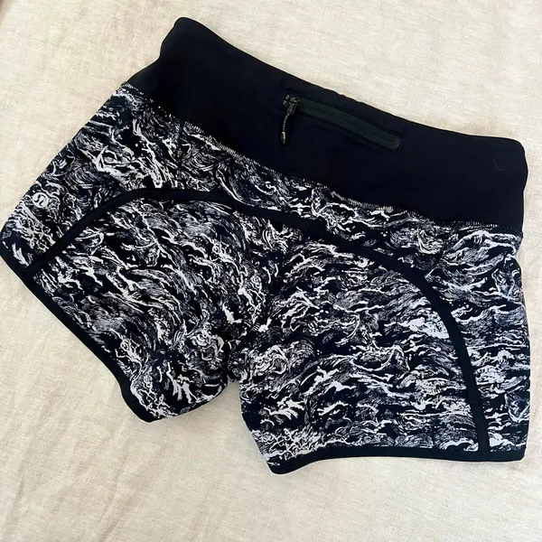 Lululemon Speed Up 4” Shorts - Image 2