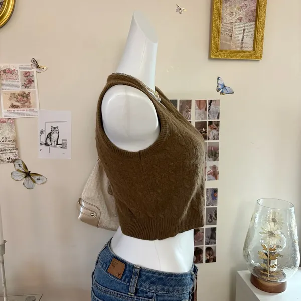 Brandy Melville Brown Cable Knit Sweater Vest Womens One Size V Neck Cropped Tan - Image 2