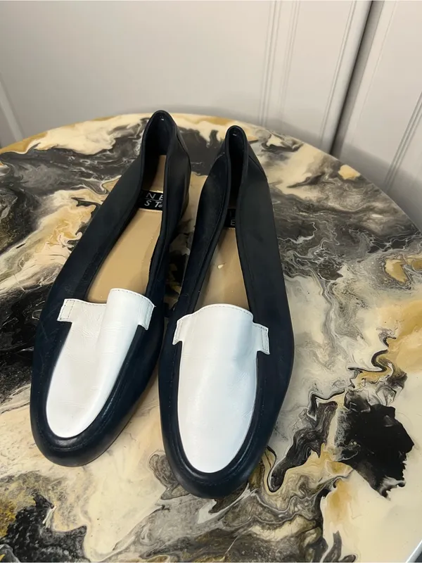 Vintage Nine West Navy White Leather Colorblock Flats - Image 3