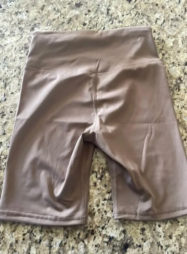 Alo Yoga Biker Shorts - Image 2