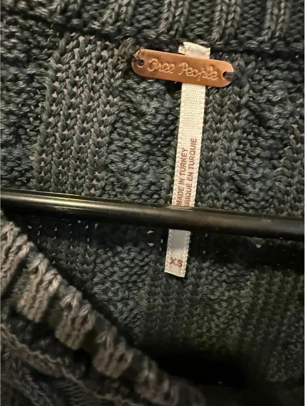 Free People Gray Cable Knit Cropped Sweater XS - Image 2