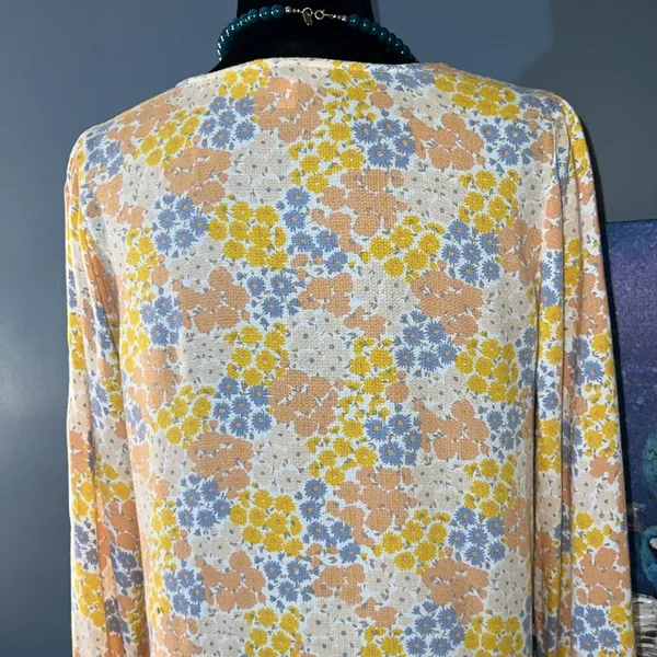 Size S Floral Boho Top - Image 9