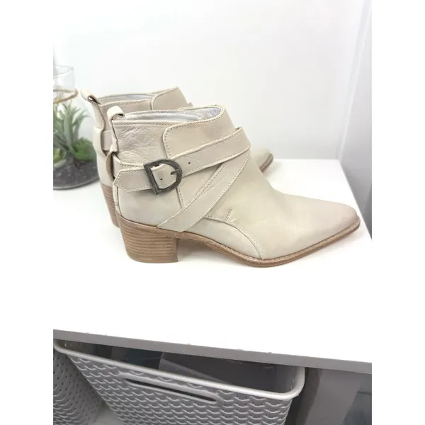 Cute NWTs Free People Boots Size 5.5 $78 MRSP - Image 4