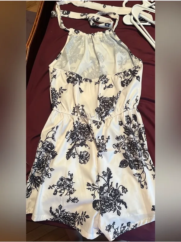 Woman’s halter floral romper White Size M - Image 2