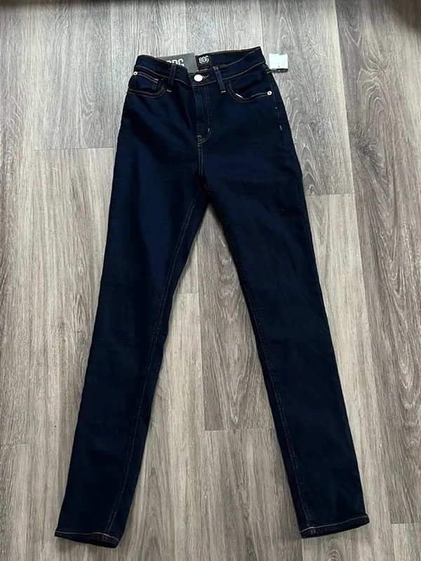 NWT BDG Girlfriend High rise Dark Wash Skinny Jeans 25 Women’ss Stretch. Casual - Image 2
