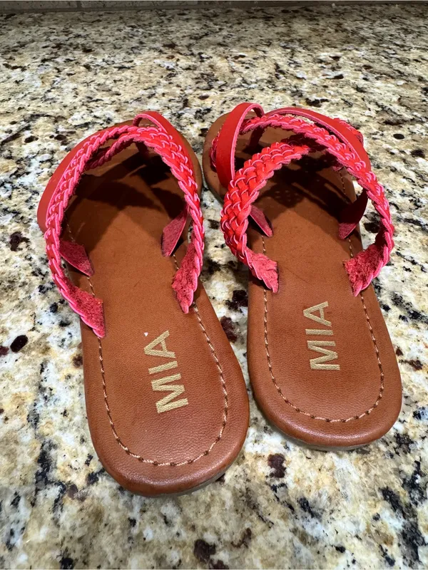 Mia Reddish Sandals Size 6 slip‎ on flat - Image 2