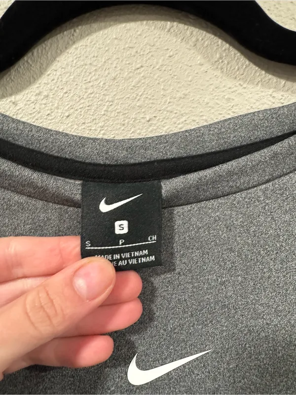 Nike Therma Crewneck Gray and Peach - Image 3