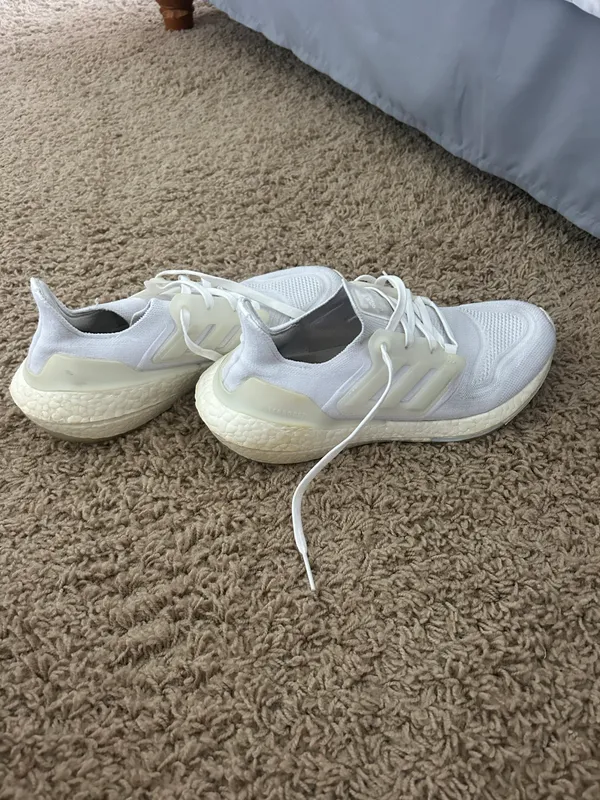 Adidas Ultraboosts - Image 3