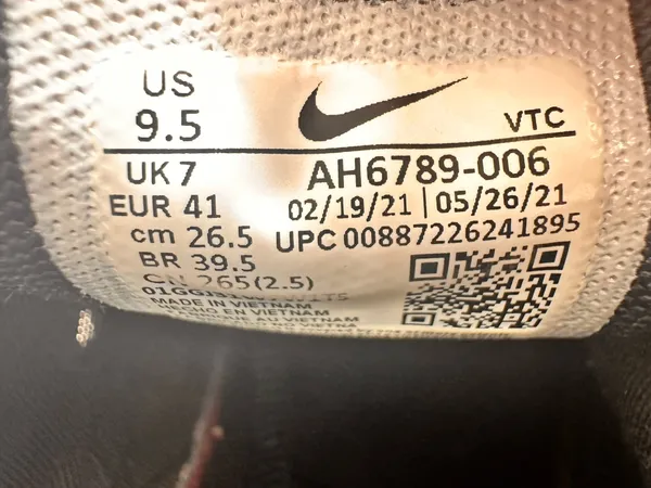 Nike Airmax 270 women’s size 9.5 triple black - Image 6