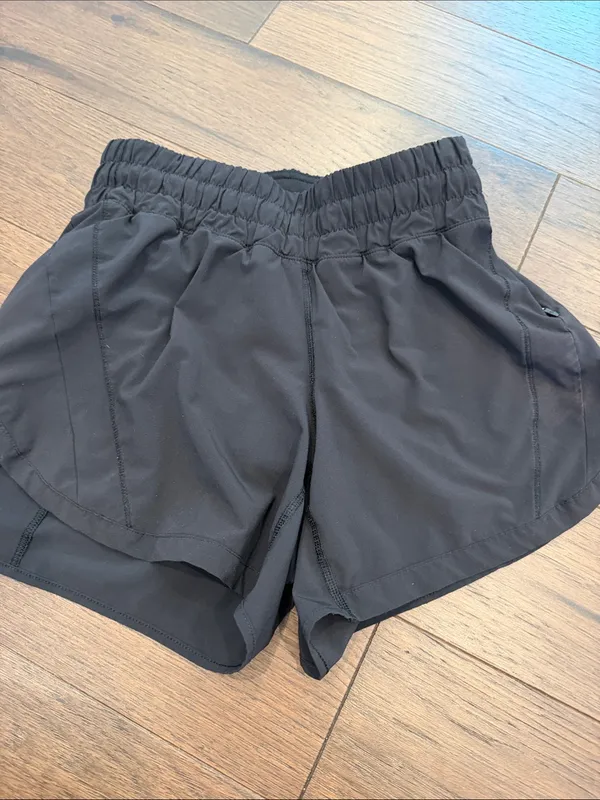 Lululemon Tracker Black Athletic Shorts Size 4 - C3-233 - Image 5