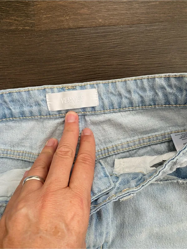 Vervet Salt Flats 90’s Vintage High Rise Straight Leg Jeans Light Wash Raw Hem - Image 2