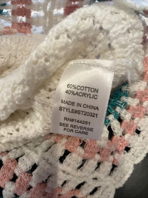 Crochet-Trim White Women's Sweater like new medium - Image 6