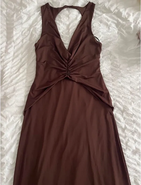 Princess Polly Plunge V Neck Dress - Image 3