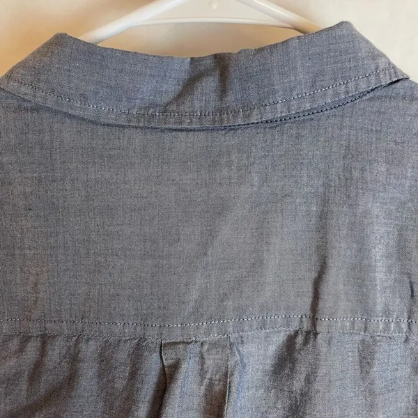 J. CREW Shirt Women's Medium Blue Chambray Cotton Button Up Collared Long Sleeve - Image 13