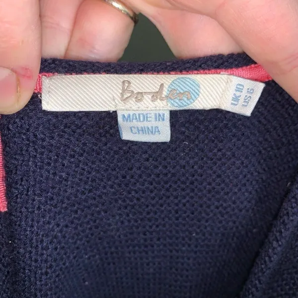 Boden navy blue wool/cotton blend v-neck size 6 royalcore sweater - Image 3