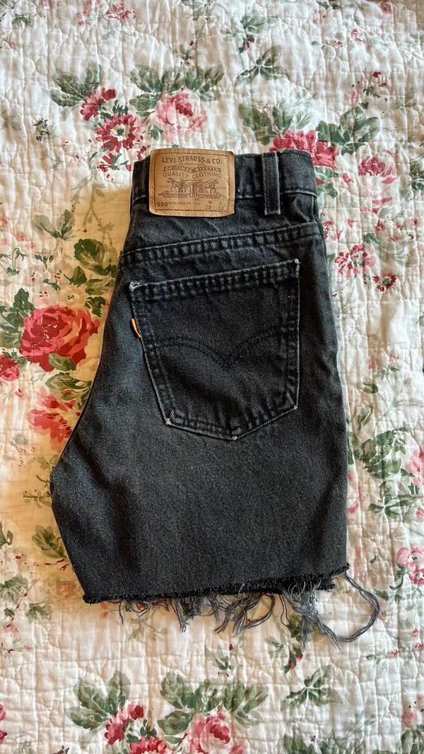 Levi’s Cutoffs Black Denim Shorts Orange Tab - Image 5