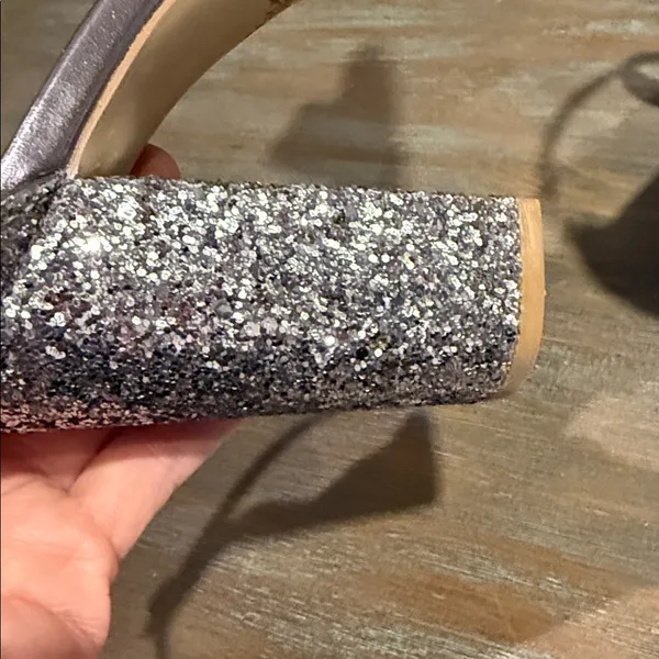 Jewel Badgley Mischka Women's 9 Silver Glitter Block Heel Sandals NIB Wedding‎ - Image 8