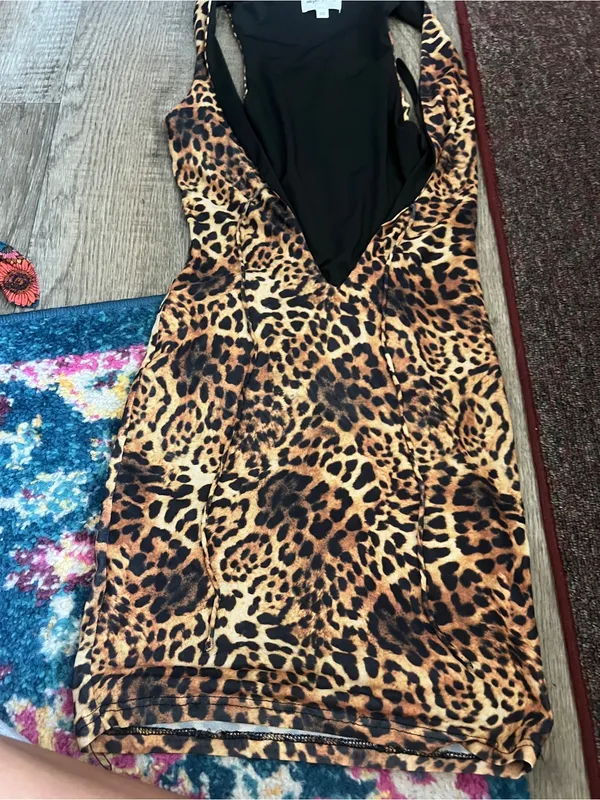 Revolve Superdown rupa leopard tie front dress size xsmall - Image 6