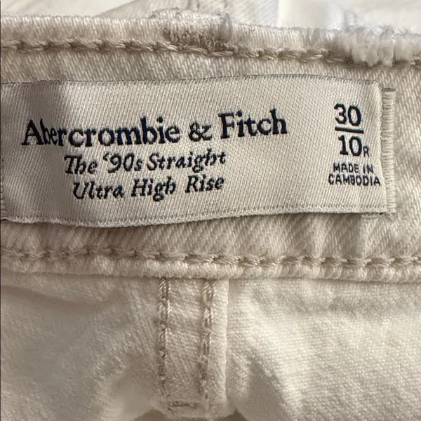 Abercrombie & Fitch 90s Straight Ultra High Rise White Frayed Hem Jeans Size 30 - Image 7