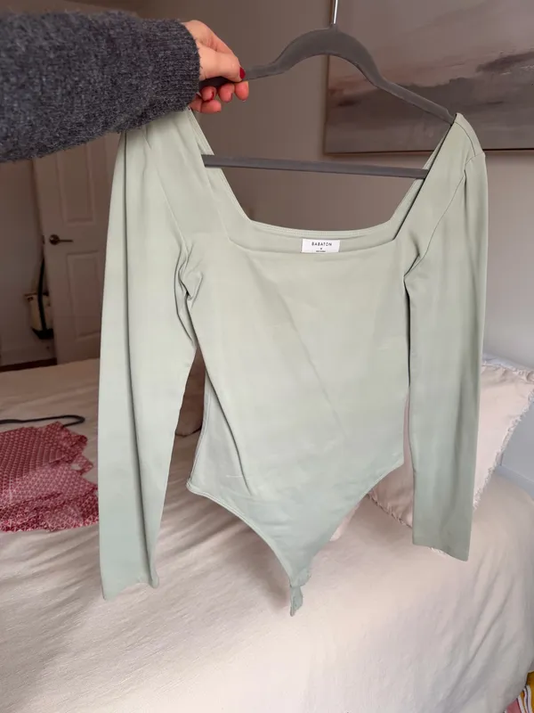 Aritzia Babaton Bodysuit Square Neck - Image 2