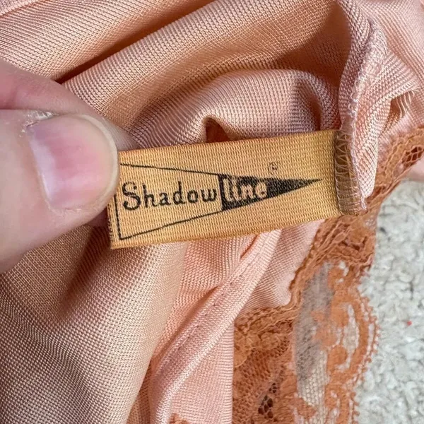 Shadowline Vintage Nylon Nightgown Sleep Dress Lingerie Peach Lace Size M - Image 4