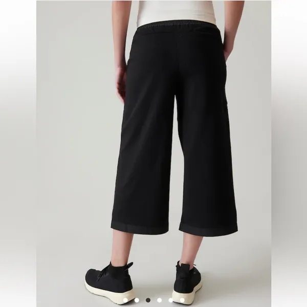 Athleta New Triumph Hybrid‎ Wide Crop Large - Image 3