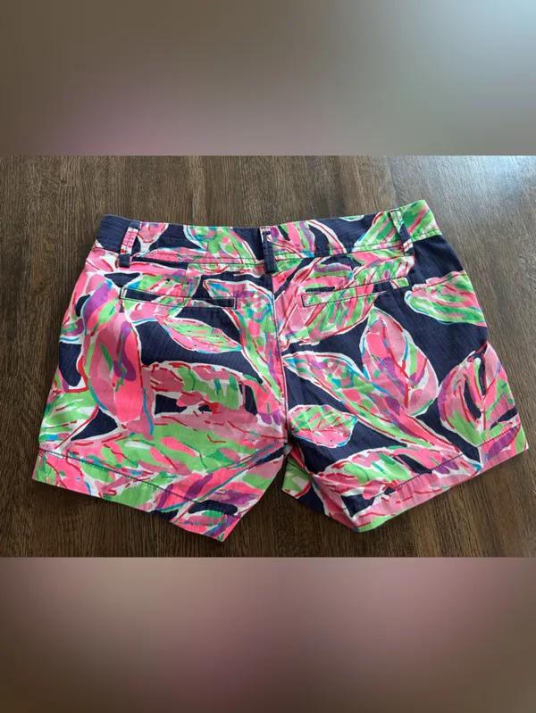 Lilly Pulitzer Callahan Shorts - Size 4 Classic Tropical Summer - Image 2