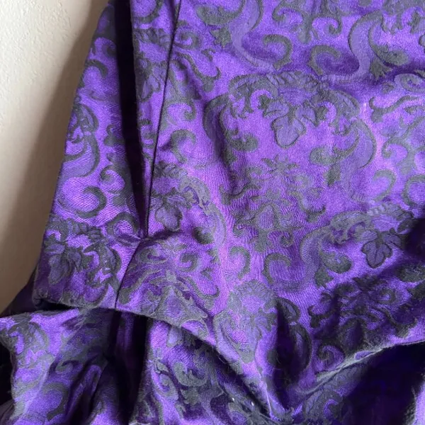VTG Romantic Vampire Prom Dress - Image 2