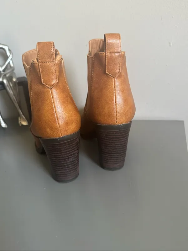 Women’s Chelsea Ankle Booties in Cognac Tan Leather - Image 3