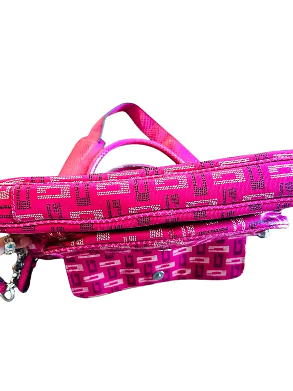 Y2K 2000s style Guess laptop bag - Image 4
