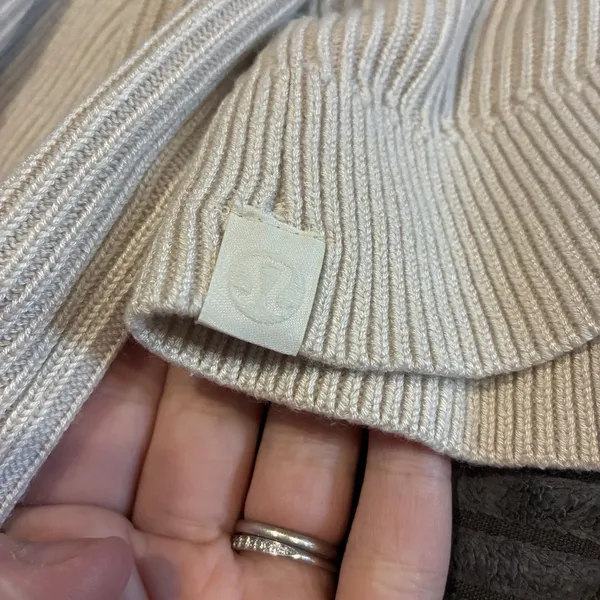 Lululemon Beige Reversible Crossover Sweater Knit Ribbed Cashmere Blend Size 6 - Image 3