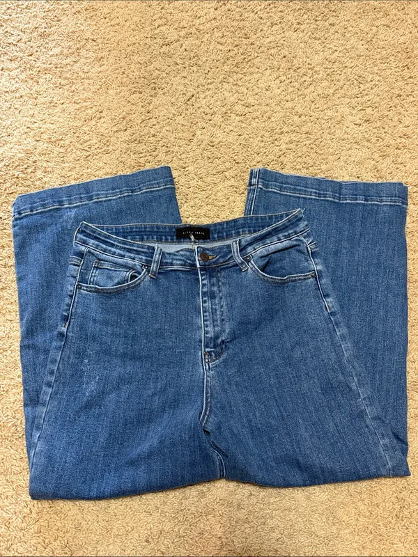 Risen - High Rise Wide Leg Denim Size 31 - Image 2