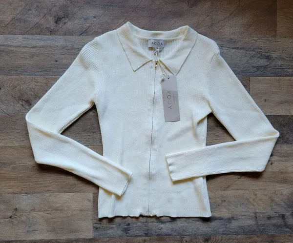 VICI Zaria Collared Long Sleeve Zip-up Top - Image 2